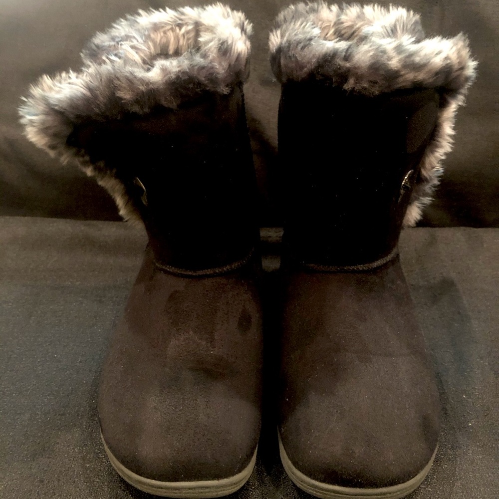 Vionic fur lined boots (like new). Women’s  Size 8